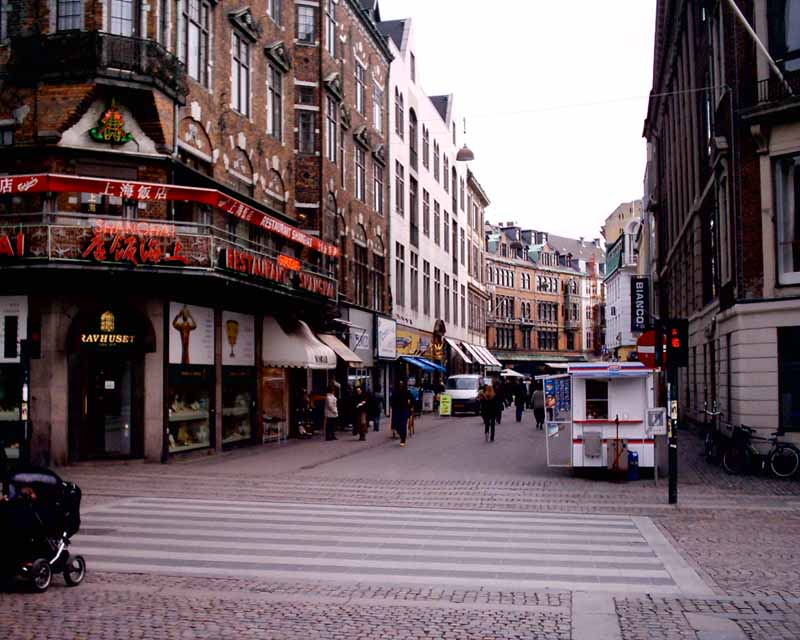 http://www.e-architect.co.uk/copenhagen/jpgs/nytorv_stroget_54.jpg