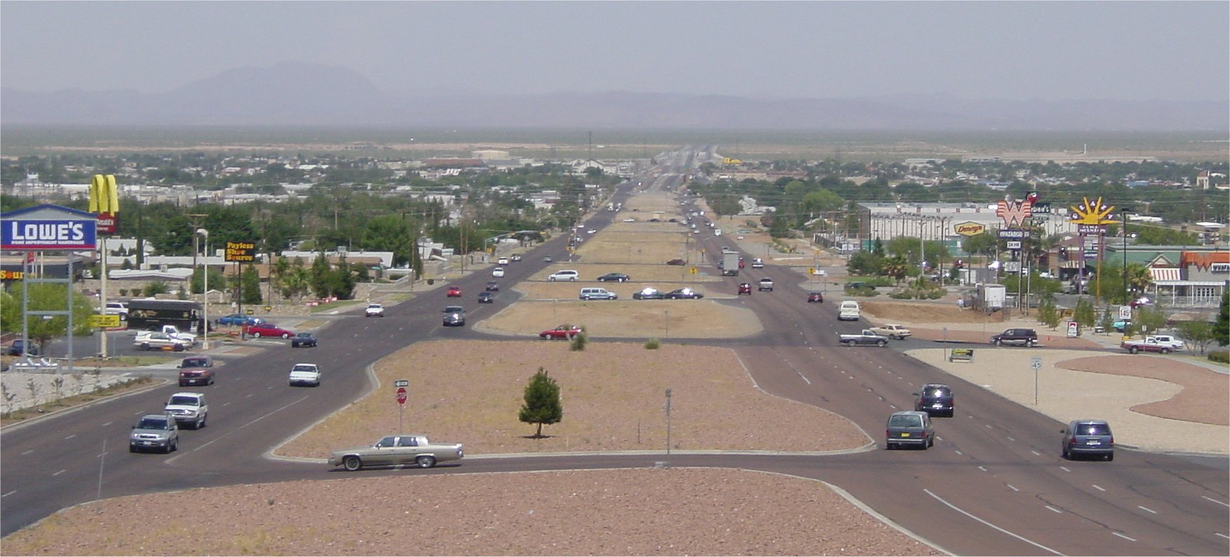 http://www.texasfreeway.com/elpaso/photos/lp375/images/lp375_looking_e_from_us54_31-may-2001_hres.jpg