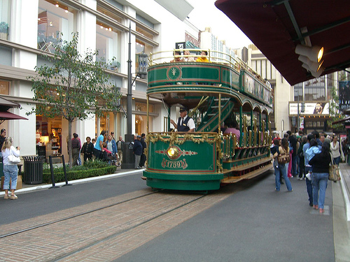 http://upload.wikimedia.org/wikipedia/en/d/dd/Grove_trolley.jpg